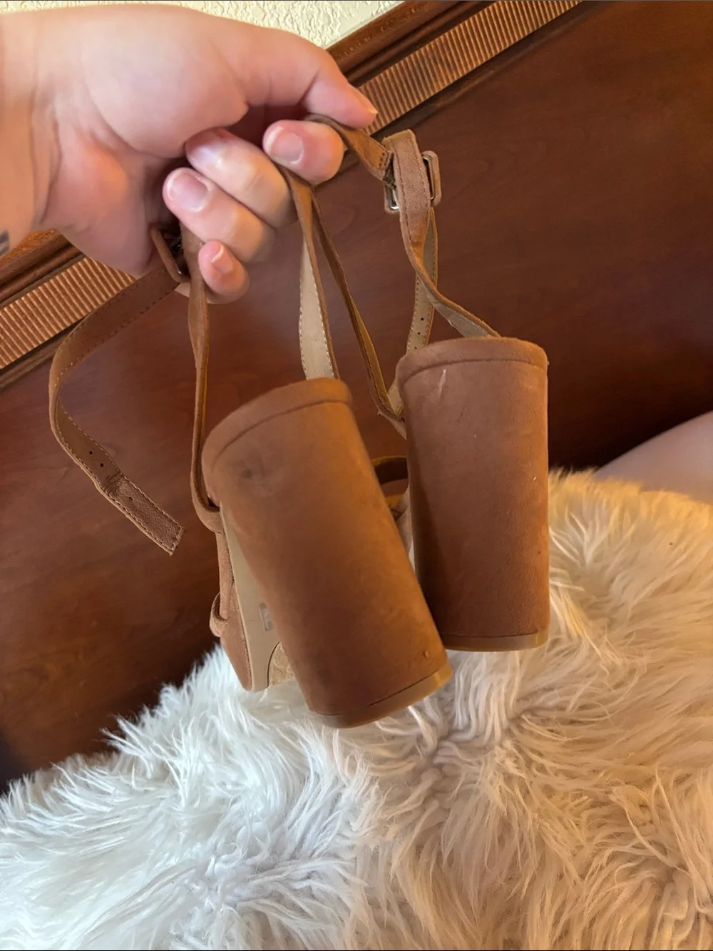 Chinese Laundry Suede Platform Sandals in Tan Size 9.5